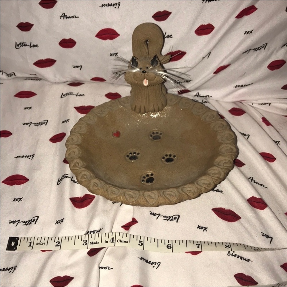 Cat bowl heavy stone tan black red 7” bowl